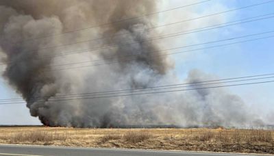 Placer County deputies issue evacuation warning for Athens Fire burning near Lincoln
