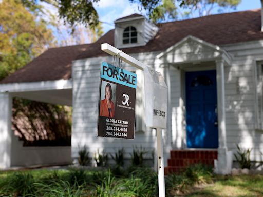 Florida buyers told to "be careful" in housing market by real estate expert