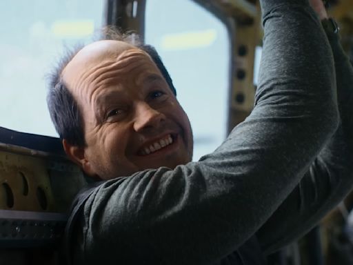 Flight Risk Trailer Gives Mark Wahlberg A Ridiculous Accent And A Really Wild Twist, So Of Course I Have To See...