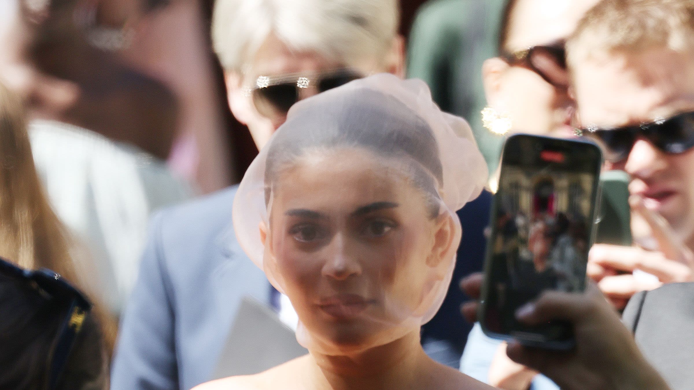 Kylie Jenner Covers Face During Return to Paris Fashion Week After Opening Up About Bullying