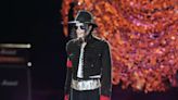 Sombrero de Michael Jackson con el ejecuto su ‘paso lunar’, sale a subasta