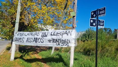 "Las ambulancias no llegan, estamos aislados": vecinos de un barrio de La Plata, indignados por obras inconclusas