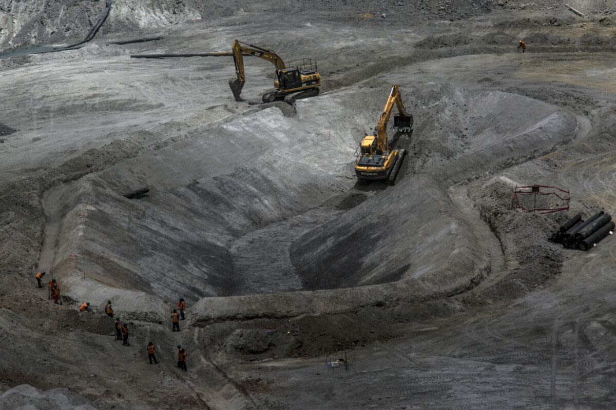 Peru Hopes Newmont Can Commit Soon to $2.5 Billion Mine Project