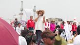 A violent, polarized Mexico goes to the polls to choose between 2 women presidential candidates