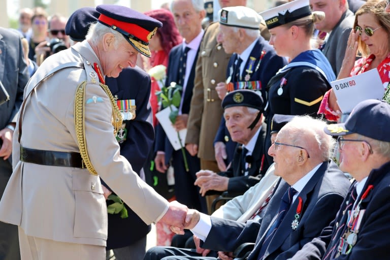 'You Saved The World': WWII Veterans Shine On D-Day