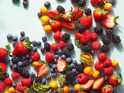 Here's What To Do About The 1 Moldy Berry in Your Bunch