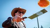 Nenshi draws large crowd at first Stampede breakfast as Alberta NDP leader | Globalnews.ca