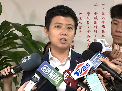 苗博雅批柯文哲「迷航政治教主」：揭台灣政治偶像幻滅真相