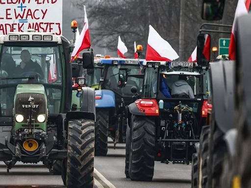 Polonia suspende las conversaciones con Ucrania en materia agraria y acusa a Kiev de corrupción