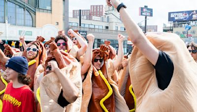 At Hot Dog Eating Contest, a Chance to Crown a New King