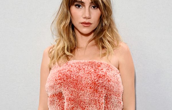 Suki Waterhouse Tries On One of Princess Diana's Most Iconic Formal Dresses