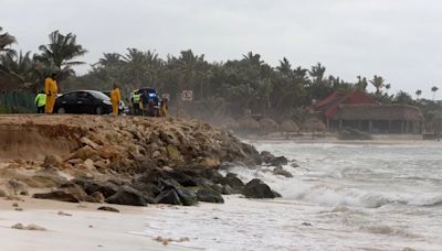 Gobierno de México reporta 133 incidentes de daños en carreteras ante el paso de Beryl