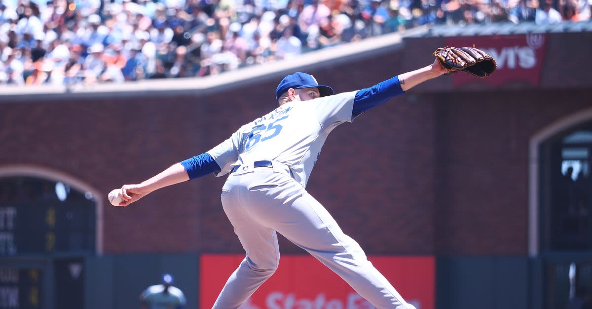 James Paxton battered in Dodgers loss to Giants