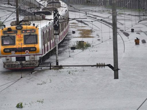 Mumbai News: Train Services Affected Due To Heavy Rains & Water Logging Between Kadavli - Titwala In Kalyan - Kasara...
