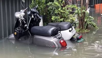 30年來不曾淹水...建商施工堵住排水 台南鬧區逢雨成水路