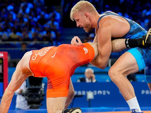 Kyle Dake storms back in final minute to earn bronze medal at Paris Olympics