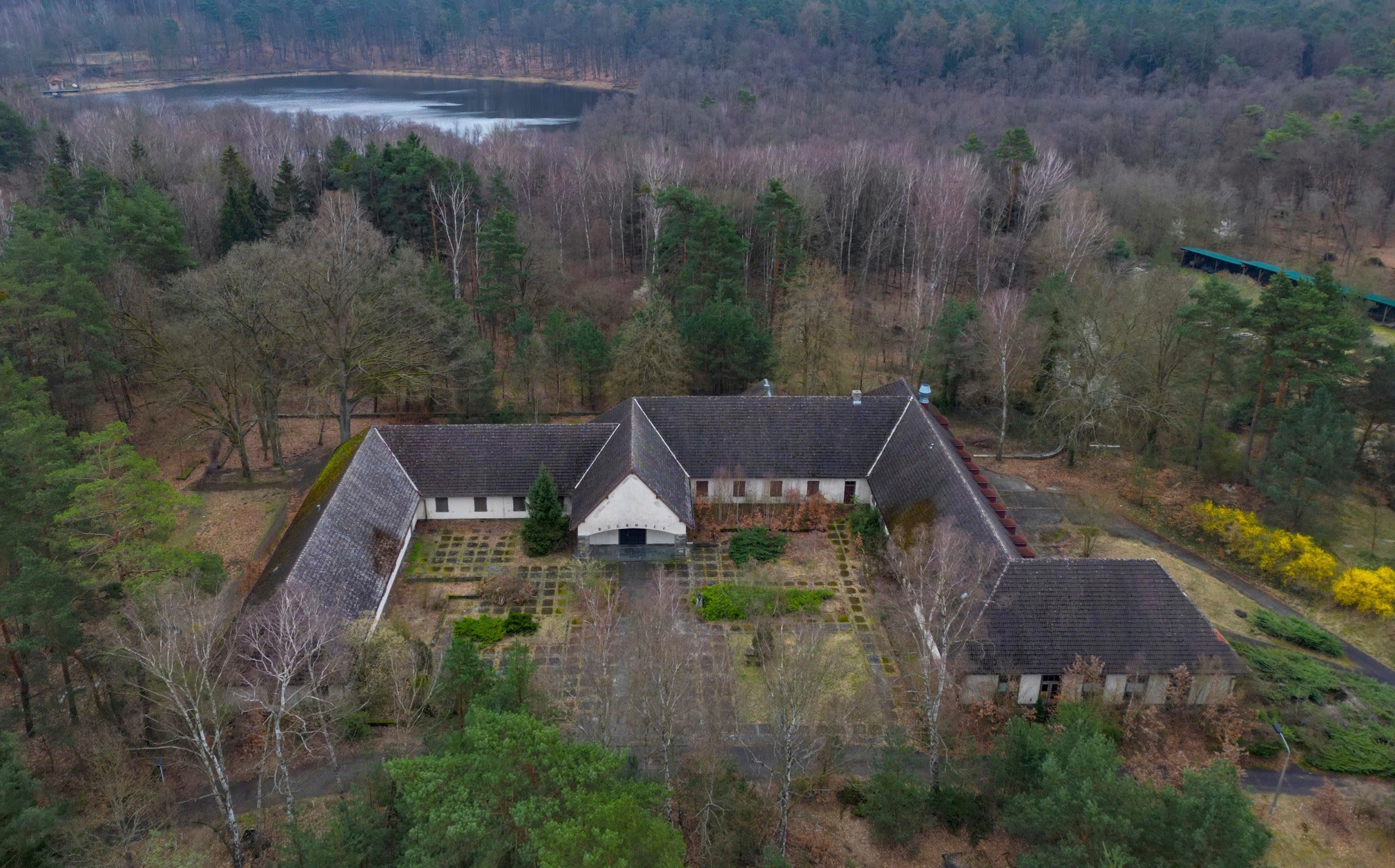 Joseph Goebbels’s unwanted lakeside love nest offered up for free