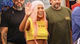 Karol G se enamora del tango, Kim Kardashian sorprende con nuevo look y más fotos imperdibles