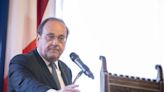 El expresidente francés Hollande se presentará a las legislativas por el Partido Socialista