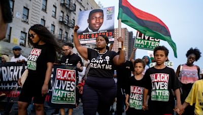 “No puedo respirar”: Recuerdan a Eric Garner en el 10mo aniversario de su muerte