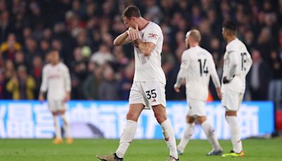 Gary Neville admits current Man Utd side have club's glorious history 'rammed down their throats' as treble winner tells Erik ten Hag's struggling squad how they can 'shock the world' | Goal.com English Qatar