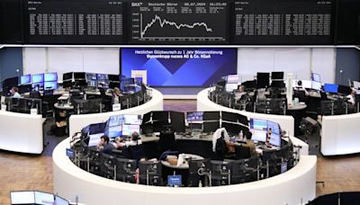 French stocks drag European shares lower on political concerns