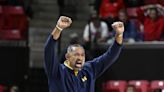 Michigan Wolverines outlast the Minnesota Golden Gophers, 60-56: Live updates