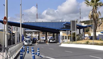 Agentes de Aduanas denuncian la situación "inaceptable e impropia de una frontera europea" en Ceuta y Melilla