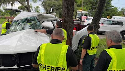 Winter Haven 17-year-old killed, 15-year-old critically hurt after truck crashes into oak tree