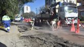 Semapa y la Alcaldía intervienen hundimiento reportado en la avenida Uyuni por filtración de agua
