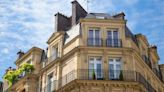 Iris Mittenaere nous dévoile son appartement luxueux en plein coeur de Paris