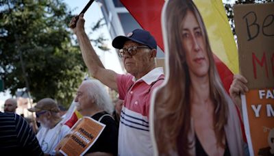 El juez recuerda a Begoña Gómez que no cabe discriminación por razón social y su imagen declarando el 19 será grabada