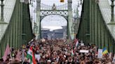 Budapest Protest Swells to 80,000 to Support Hungary’s Teachers