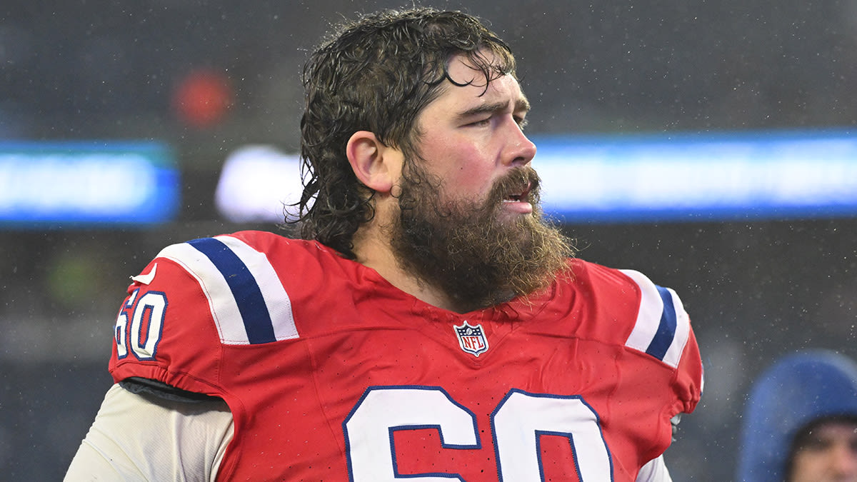 What inspired David Andrews to return for 10th season with Patriots