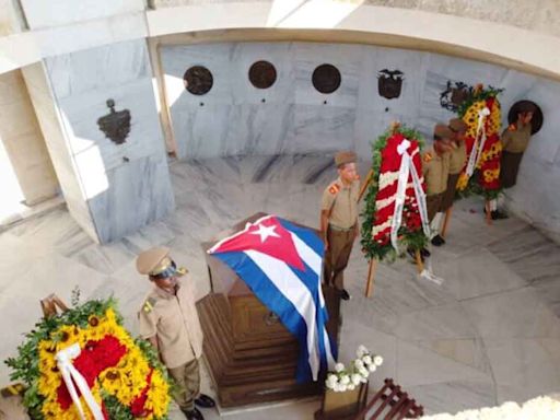 Cuba reverencia a José Martí a 129 años de su caída en combate (+Fotos) - Noticias Prensa Latina