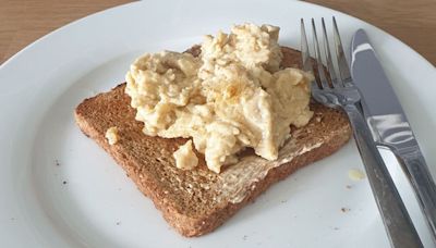 'I made Jamie Oliver's perfect scrambled eggs with only two ingredients'