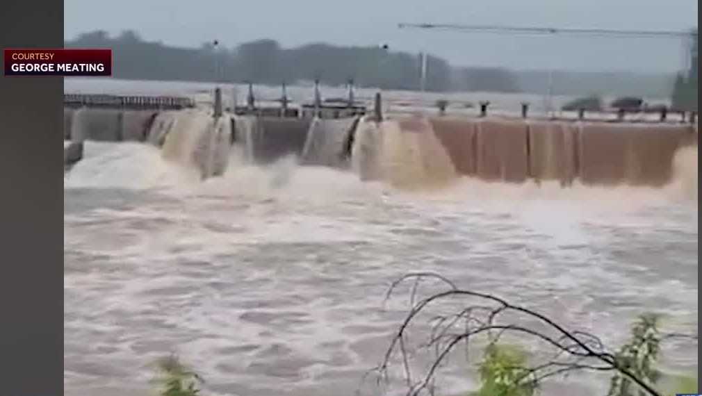 Dam breached in Waupaca County community; people being evacuated