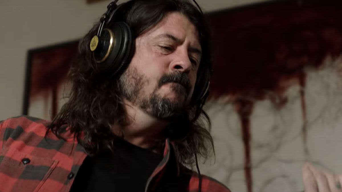 Another Day, Another Incident Of Someone Trying To Track Down Dave Grohl's Baby Mama