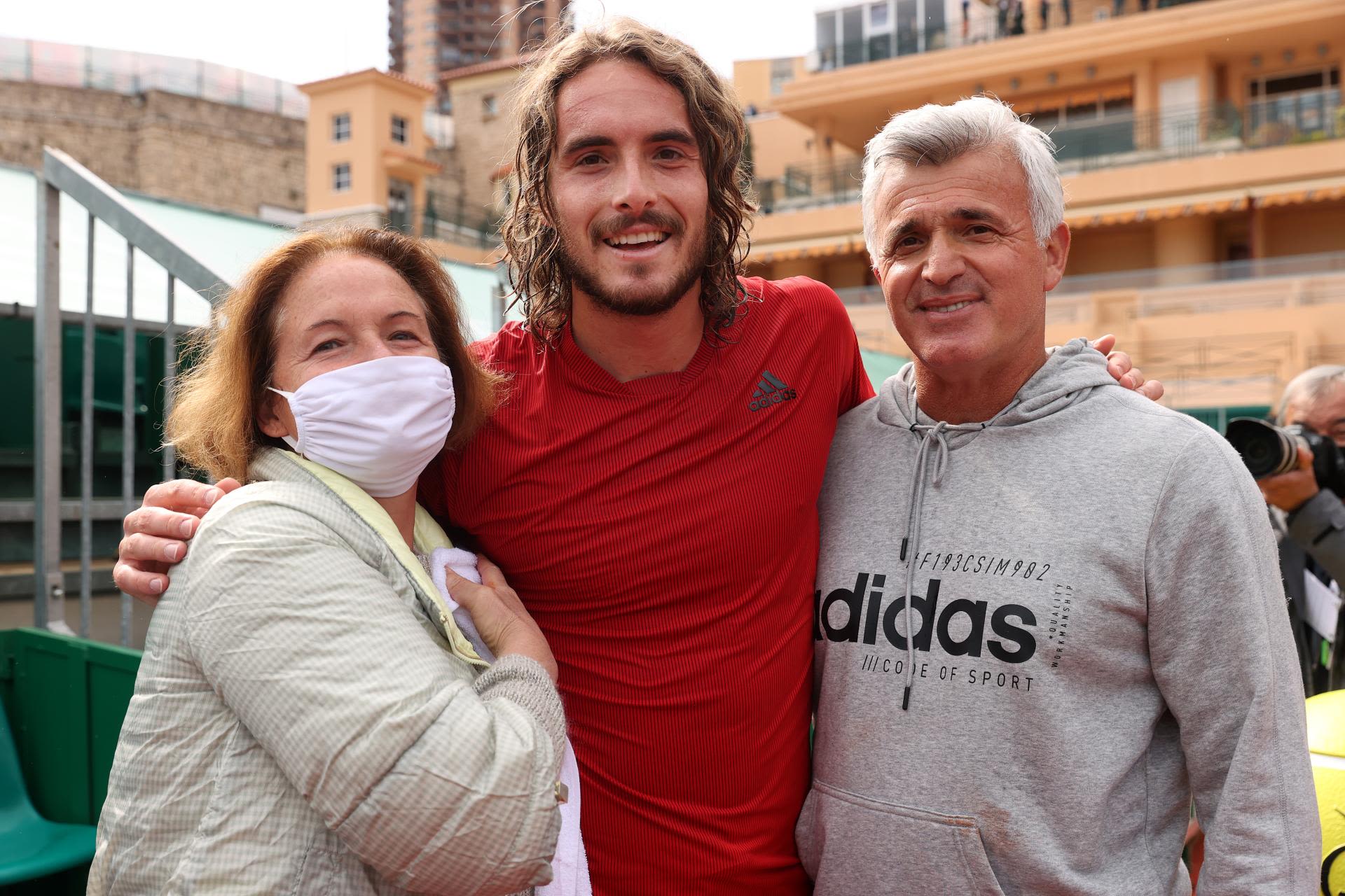 Stefanos Tsitsipas' mother throws massive shade on Paula Badosa