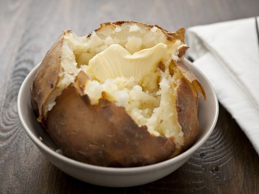 How To Make a Baked Potato in an Air Fryer So It’s Perfectly Crispy and Fluffy: No Soaking Needed