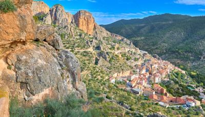 El pueblo de Albacete, conocido como la ‘Suiza manchega’ que alberga una de las cuevas con mayor arte rupestre de España