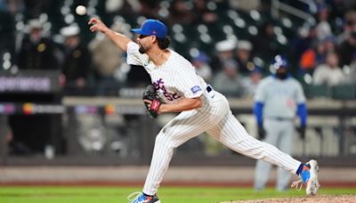 Mets officially release Jorge Lopez and Omar Narvaez among handful of roster moves