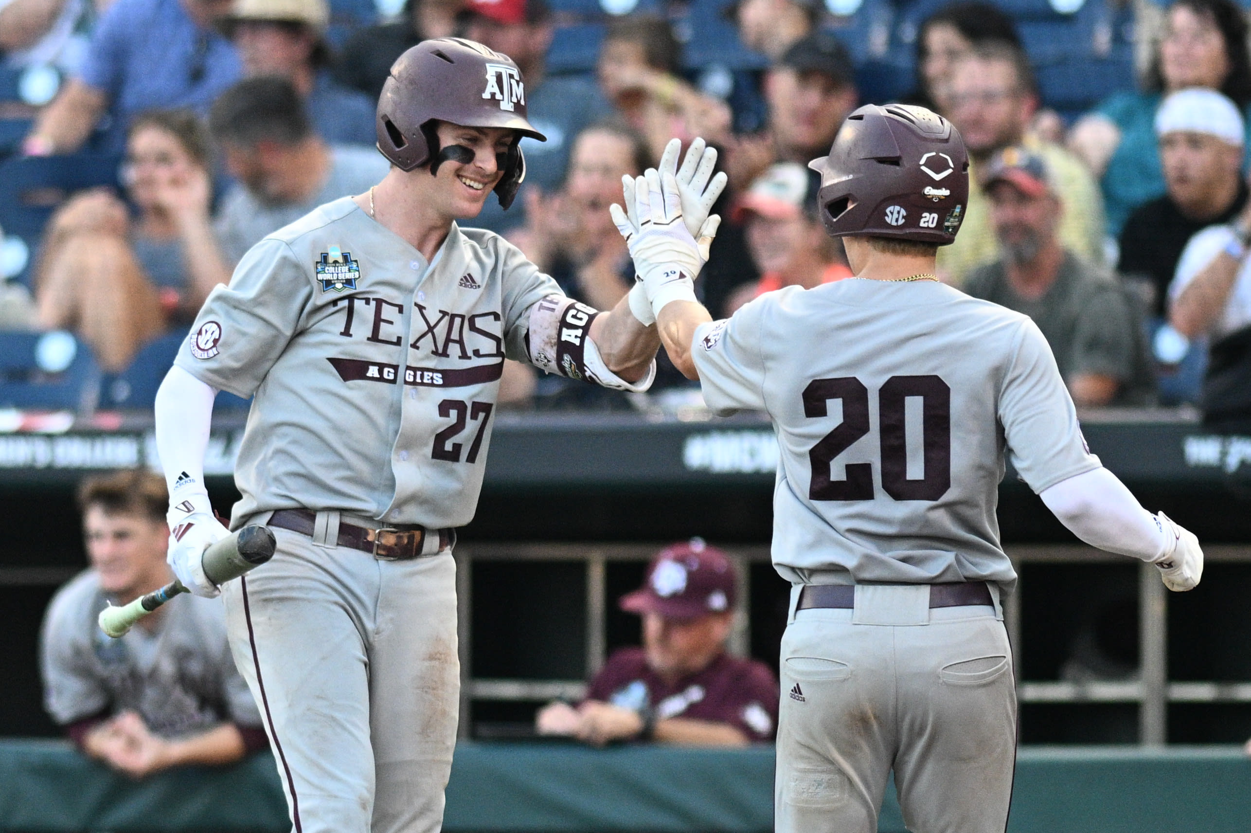 Men's College World Series Day 4: Florida eliminates NC State, big inning puts Texas A&M in semifinals