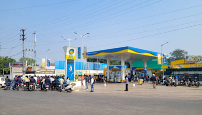 Delhi's PUCC Centres Remain Closed for Second Day: Why Have Petrol Dealers Called for a Strike?