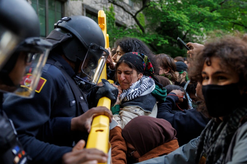 Photos: University of Chicago protest encampment cleared by police