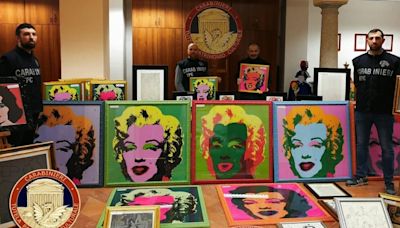 Incautan en Italia 50 obras falsas de Warhol, Picasso y Miró que eran vendidas por televisión