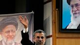 El expresidente, Mahmoud Ahmadinejad, se inscribe para las elecciones presidenciales