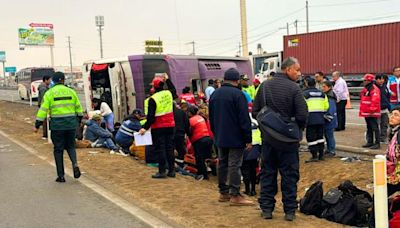 Lurín: accidente en la Panamericana Sur deja 4 muertos y 12 heridos tras volcadura de bus