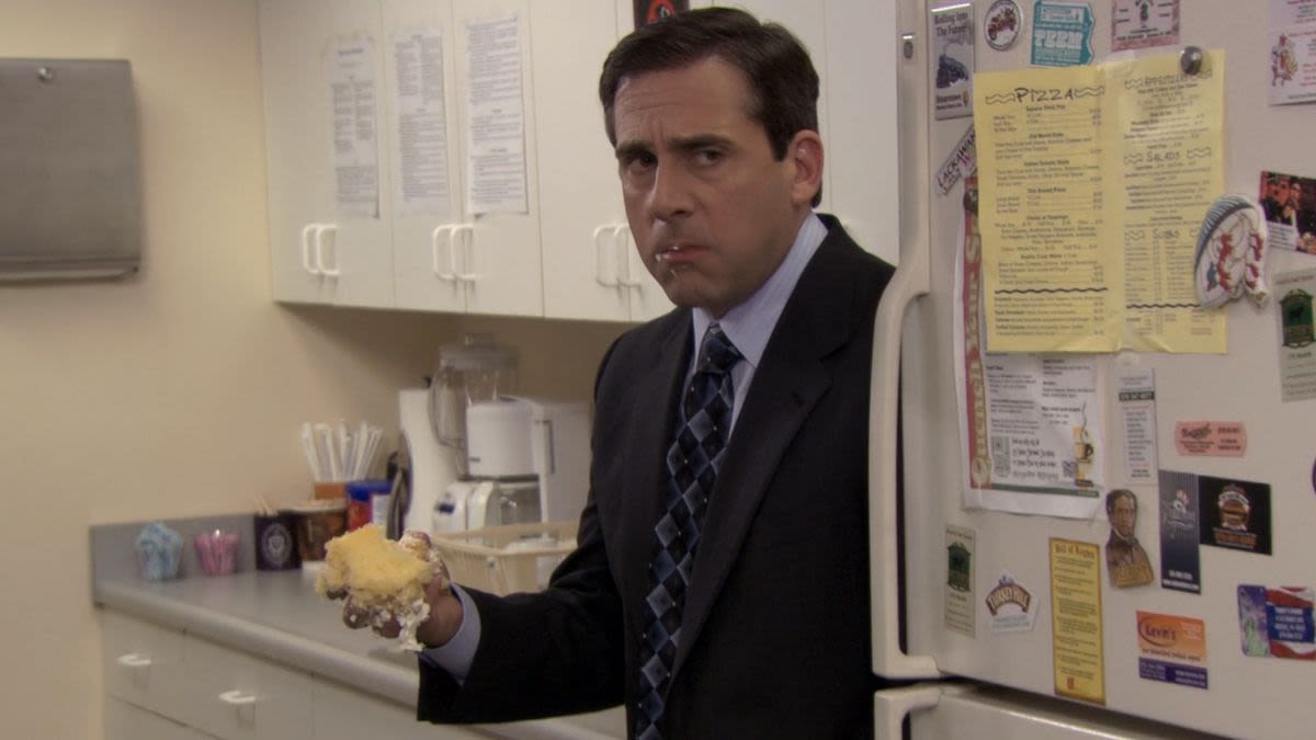 32 Hilarious Times In The Office Where Food Was Involved