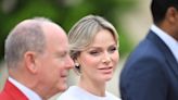 Charlene de Mónaco 'debuta' en los JJOO de París 2024 con un impoluto blanco